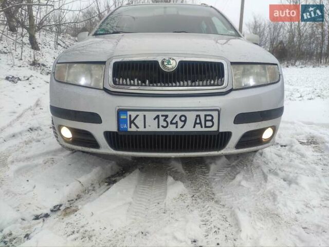 Серый Шкода Фабия, объемом двигателя 1.39 л и пробегом 180 тыс. км за 4500 $, фото 1 на Automoto.ua