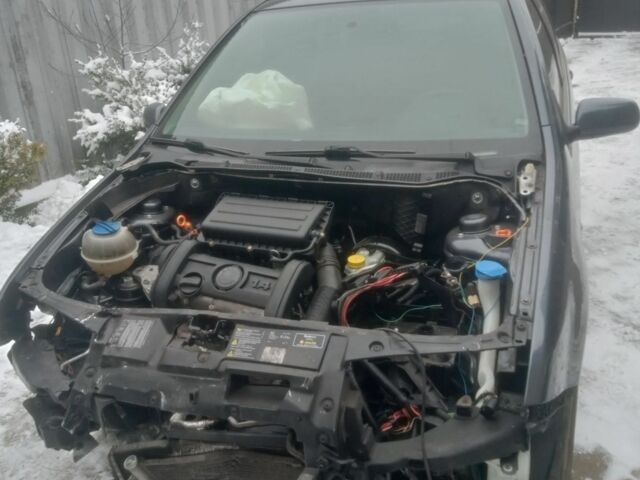 Серый Шкода Фабия, объемом двигателя 1.4 л и пробегом 224 тыс. км за 2100 $, фото 1 на Automoto.ua