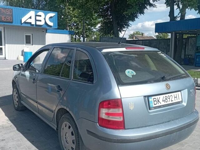 Сірий Шкода Фабія, об'ємом двигуна 1.2 л та пробігом 200 тис. км за 3300 $, фото 1 на Automoto.ua