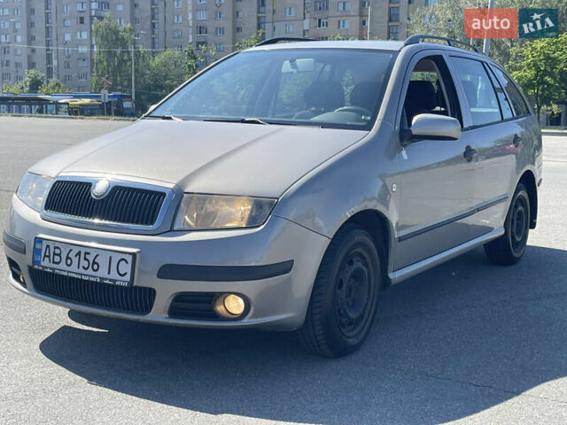 Серый Шкода Фабия, объемом двигателя 1.39 л и пробегом 226 тыс. км за 4900 $, фото 1 на Automoto.ua