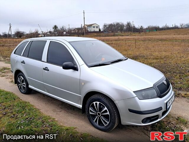 Серый Шкода Фабия, объемом двигателя 1.2 л и пробегом 220 тыс. км за 4500 $, фото 1 на Automoto.ua