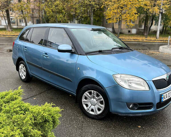 Серый Шкода Фабия, объемом двигателя 1.39 л и пробегом 274 тыс. км за 4700 $, фото 1 на Automoto.ua