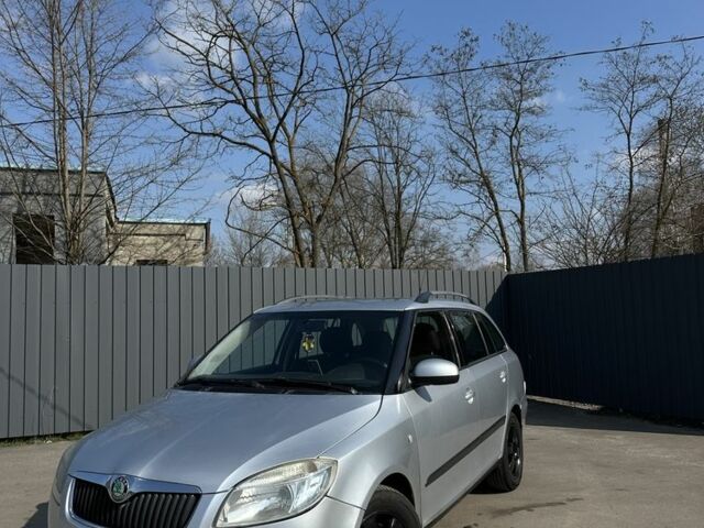 Сірий Шкода Фабія, об'ємом двигуна 1.9 л та пробігом 300 тис. км за 5000 $, фото 1 на Automoto.ua