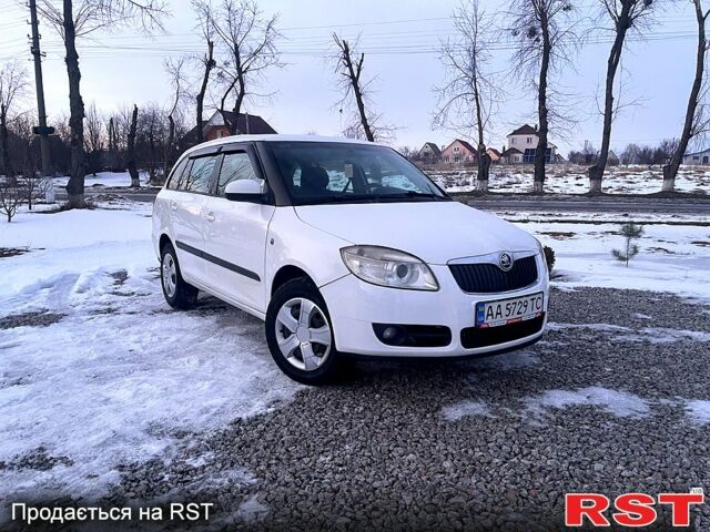 Серый Шкода Фабия, объемом двигателя 1.4 л и пробегом 0 тыс. км за 5500 $, фото 1 на Automoto.ua