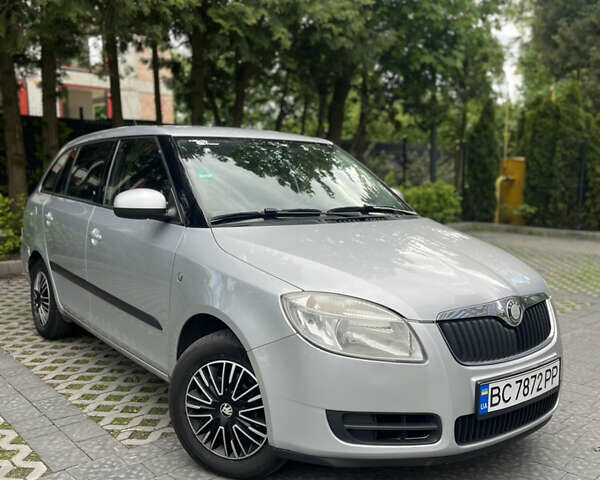 Сірий Шкода Фабія, об'ємом двигуна 1.4 л та пробігом 223 тис. км за 4900 $, фото 1 на Automoto.ua