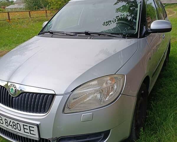 Серый Шкода Фабия, объемом двигателя 1.42 л и пробегом 272 тыс. км за 2500 $, фото 1 на Automoto.ua