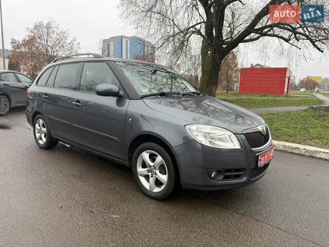 Сірий Шкода Фабія, об'ємом двигуна 1.6 л та пробігом 195 тис. км за 6500 $, фото 1 на Automoto.ua
