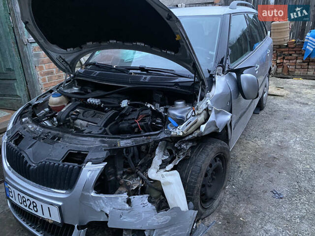 Сірий Шкода Фабія, об'ємом двигуна 1.39 л та пробігом 235 тис. км за 3000 $, фото 1 на Automoto.ua