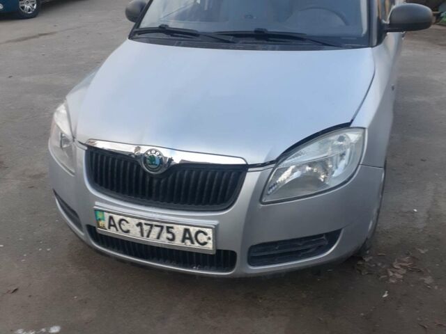 Сірий Шкода Фабія, об'ємом двигуна 1.4 л та пробігом 74 тис. км за 3800 $, фото 1 на Automoto.ua