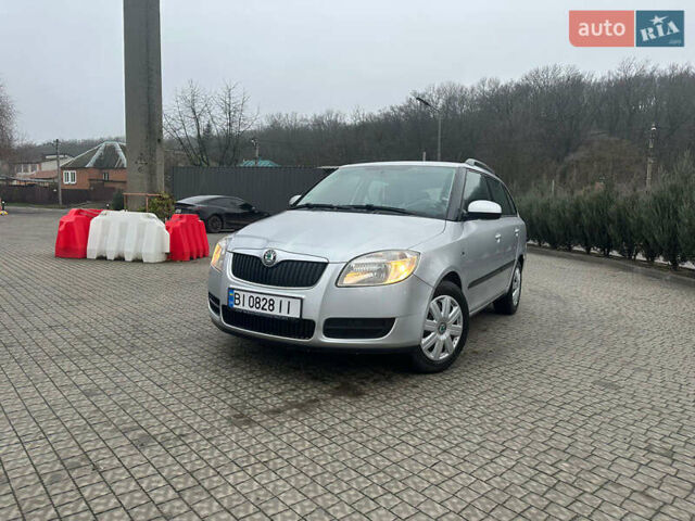 Сірий Шкода Фабія, об'ємом двигуна 1.39 л та пробігом 232 тис. км за 5700 $, фото 1 на Automoto.ua