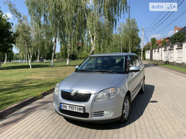 Серый Шкода Фабия, объемом двигателя 1.4 л и пробегом 336 тыс. км за 4500 $, фото 1 на Automoto.ua
