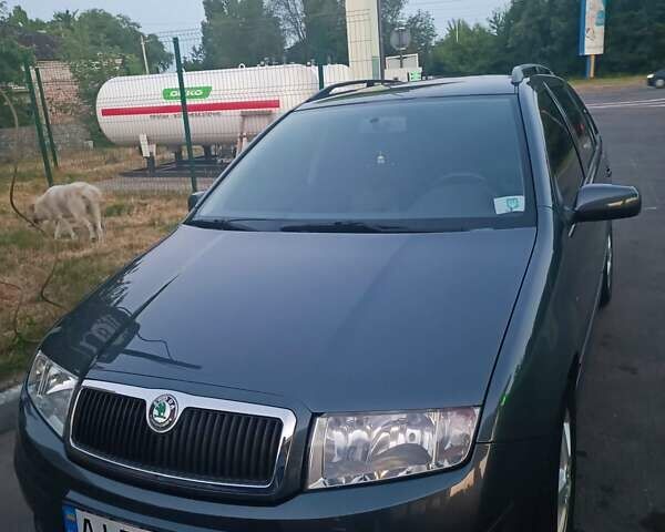 Сірий Шкода Фабія, об'ємом двигуна 1.39 л та пробігом 254 тис. км за 4800 $, фото 1 на Automoto.ua
