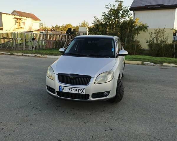 Сірий Шкода Фабія, об'ємом двигуна 1.2 л та пробігом 228 тис. км за 3850 $, фото 1 на Automoto.ua