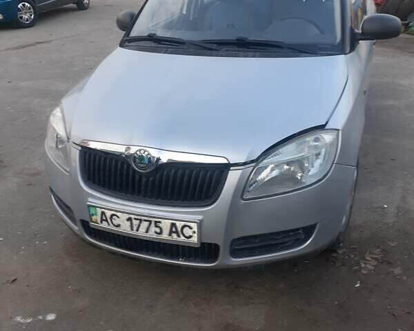 Сірий Шкода Фабія, об'ємом двигуна 1.4 л та пробігом 74 тис. км за 4800 $, фото 1 на Automoto.ua