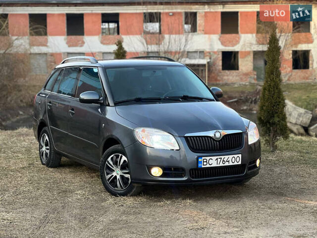 Серый Шкода Фабия, объемом двигателя 1.4 л и пробегом 171 тыс. км за 4600 $, фото 1 на Automoto.ua