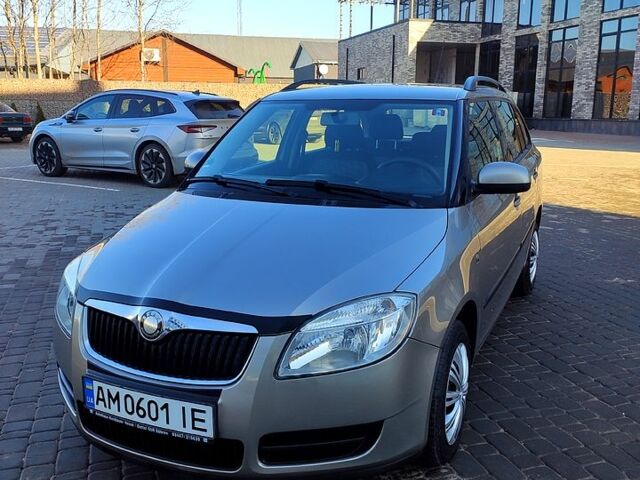 Сірий Шкода Фабія, об'ємом двигуна 1.6 л та пробігом 187 тис. км за 6300 $, фото 1 на Automoto.ua