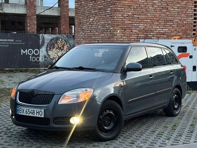 Серый Шкода Фабия, объемом двигателя 1.6 л и пробегом 302 тыс. км за 5250 $, фото 1 на Automoto.ua