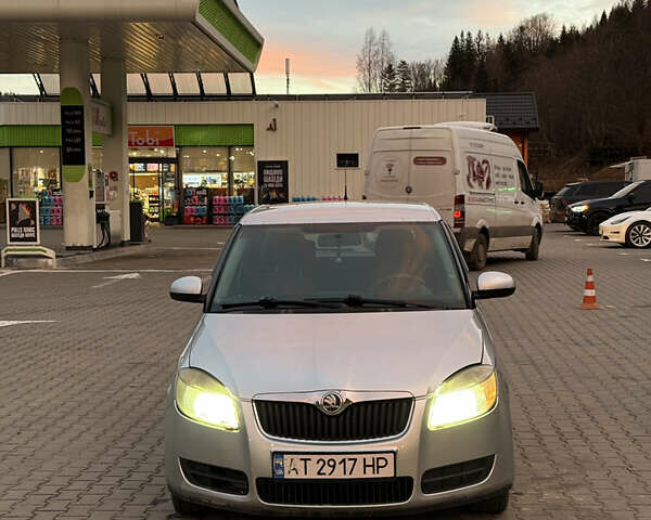 Сірий Шкода Фабія, об'ємом двигуна 1.42 л та пробігом 300 тис. км за 3990 $, фото 1 на Automoto.ua