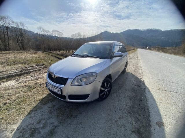 Серый Шкода Фабия, объемом двигателя 1.4 л и пробегом 290 тыс. км за 3320 $, фото 1 на Automoto.ua