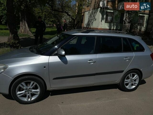 Серый Шкода Фабия, объемом двигателя 1.6 л и пробегом 260 тыс. км за 6000 $, фото 1 на Automoto.ua
