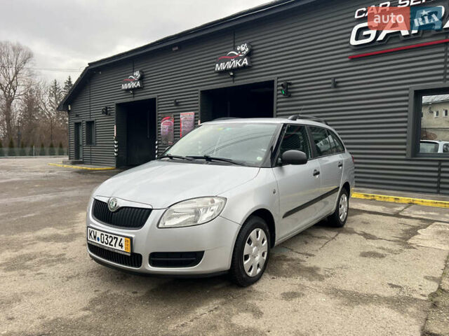 Серый Шкода Фабия, объемом двигателя 1.39 л и пробегом 195 тыс. км за 4650 $, фото 1 на Automoto.ua