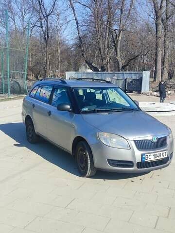 Серый Шкода Фабия, объемом двигателя 1.39 л и пробегом 290 тыс. км за 4200 $, фото 1 на Automoto.ua