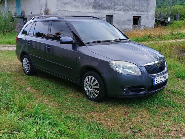 Сірий Шкода Фабія, об'ємом двигуна 1.2 л та пробігом 225 тис. км за 3900 $, фото 1 на Automoto.ua