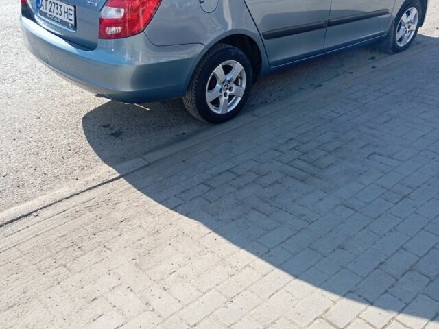 Серый Шкода Фабия, объемом двигателя 1.2 л и пробегом 200 тыс. км за 5400 $, фото 1 на Automoto.ua