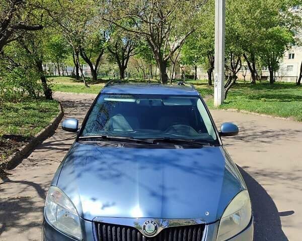 Серый Шкода Фабия, объемом двигателя 1.2 л и пробегом 322 тыс. км за 4500 $, фото 1 на Automoto.ua