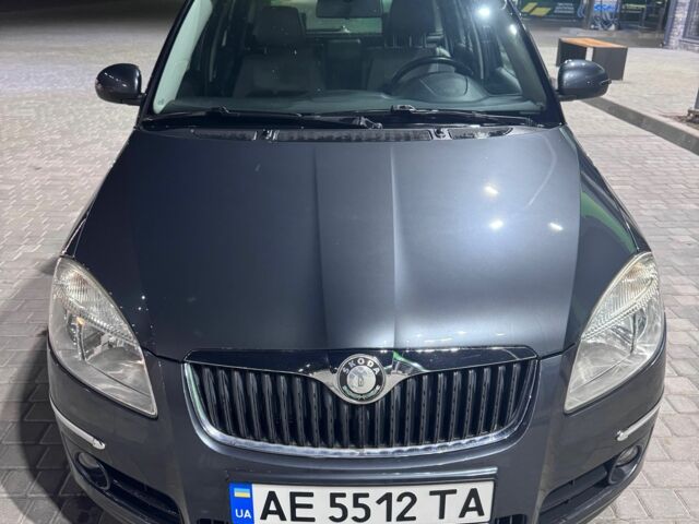 Серый Шкода Фабия, объемом двигателя 1.4 л и пробегом 198 тыс. км за 6000 $, фото 1 на Automoto.ua