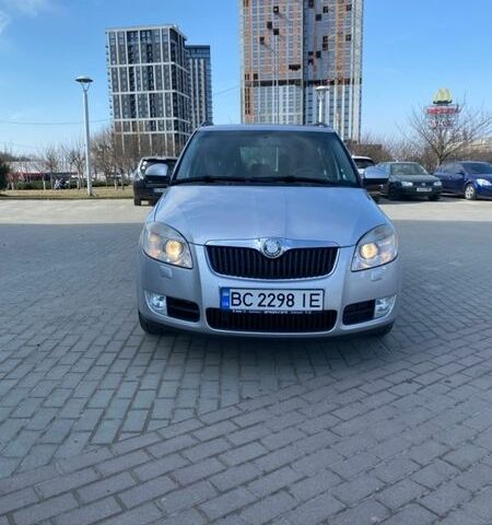 Сірий Шкода Фабія, об'ємом двигуна 1.39 л та пробігом 263 тис. км за 5300 $, фото 1 на Automoto.ua
