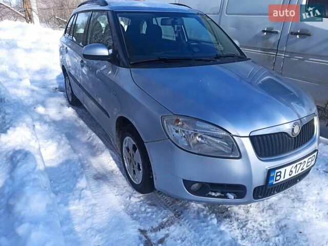 Серый Шкода Фабия, объемом двигателя 1.39 л и пробегом 240 тыс. км за 5000 $, фото 1 на Automoto.ua