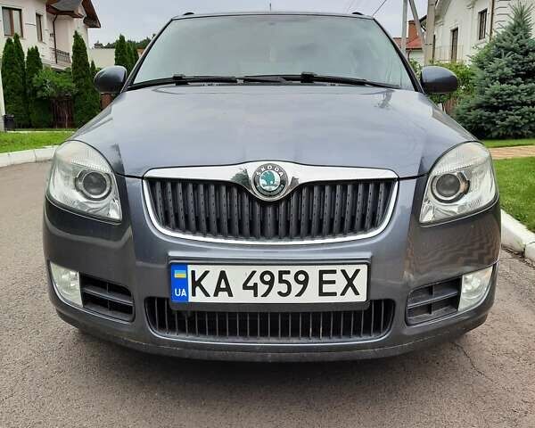 Серый Шкода Фабия, объемом двигателя 1.6 л и пробегом 180 тыс. км за 6500 $, фото 1 на Automoto.ua