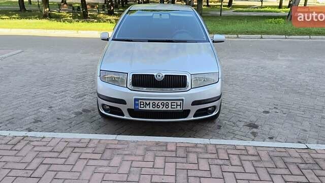 Серый Шкода Фабия, объемом двигателя 1.4 л и пробегом 250 тыс. км за 4300 $, фото 1 на Automoto.ua