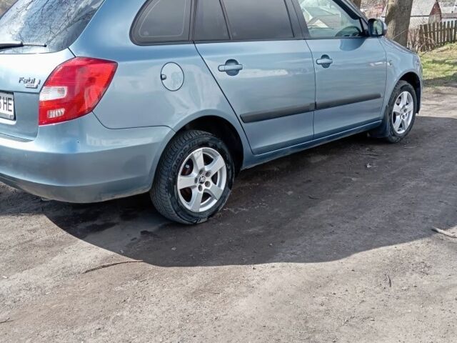 Серый Шкода Фабия, объемом двигателя 1.2 л и пробегом 210 тыс. км за 5100 $, фото 1 на Automoto.ua