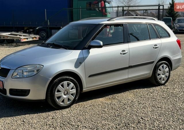 Серый Шкода Фабия, объемом двигателя 1.39 л и пробегом 230 тыс. км за 4999 $, фото 1 на Automoto.ua