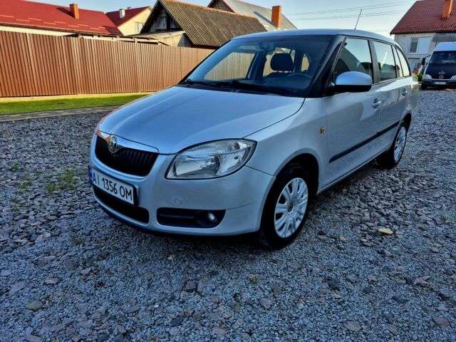 Серый Шкода Фабия, объемом двигателя 1.2 л и пробегом 237 тыс. км за 3999 $, фото 1 на Automoto.ua