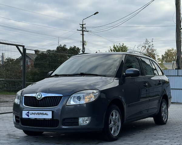 Серый Шкода Фабия, объемом двигателя 1.6 л и пробегом 149 тыс. км за 7500 $, фото 1 на Automoto.ua