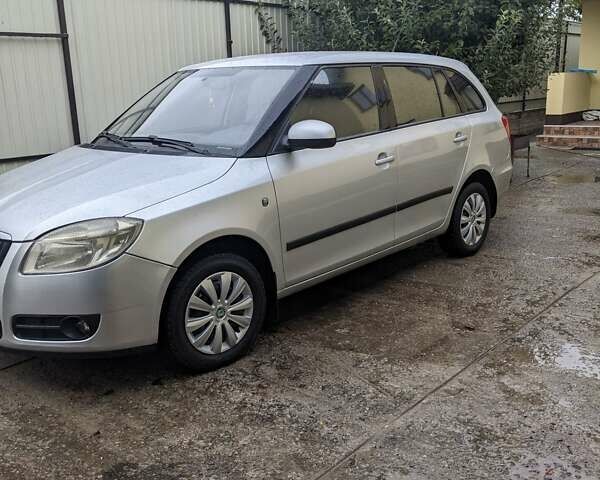 Сірий Шкода Фабія, об'ємом двигуна 1.4 л та пробігом 220 тис. км за 4500 $, фото 1 на Automoto.ua