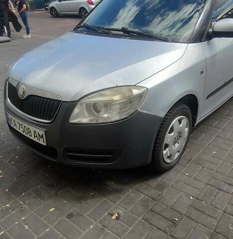 Сірий Шкода Фабія, об'ємом двигуна 1.42 л та пробігом 237 тис. км за 3800 $, фото 1 на Automoto.ua