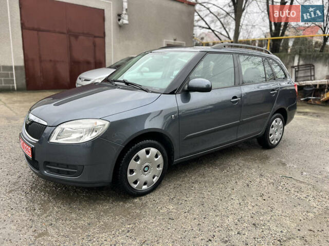 Серый Шкода Фабия, объемом двигателя 1.6 л и пробегом 199 тыс. км за 6700 $, фото 1 на Automoto.ua