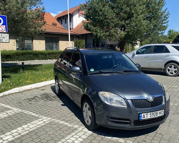 Серый Шкода Фабия, объемом двигателя 1.2 л и пробегом 290 тыс. км за 4600 $, фото 1 на Automoto.ua