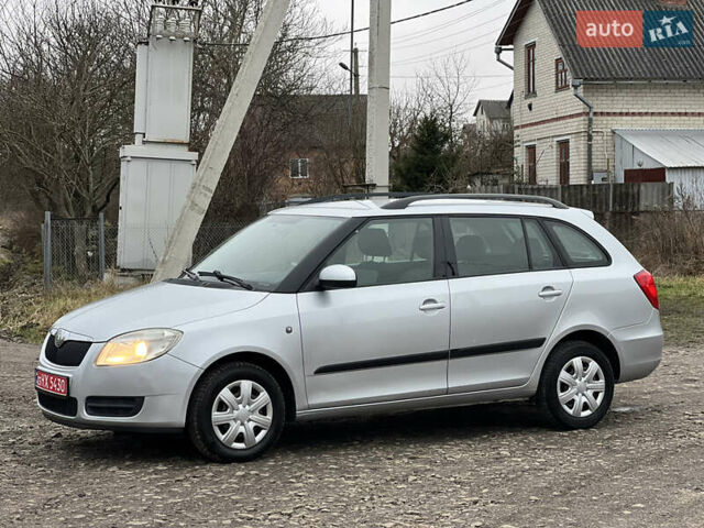 Серый Шкода Фабия, объемом двигателя 1.4 л и пробегом 176 тыс. км за 5400 $, фото 1 на Automoto.ua