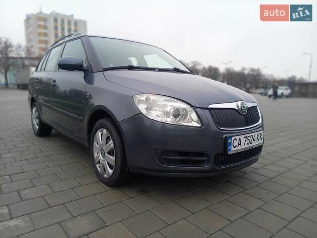 Серый Шкода Фабия, объемом двигателя 1.4 л и пробегом 239 тыс. км за 4950 $, фото 1 на Automoto.ua
