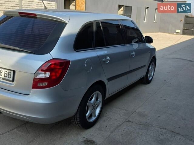 Серый Шкода Фабия, объемом двигателя 1.2 л и пробегом 235 тыс. км за 5800 $, фото 1 на Automoto.ua