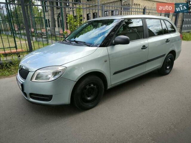 Серый Шкода Фабия, объемом двигателя 1.2 л и пробегом 164 тыс. км за 5100 $, фото 1 на Automoto.ua