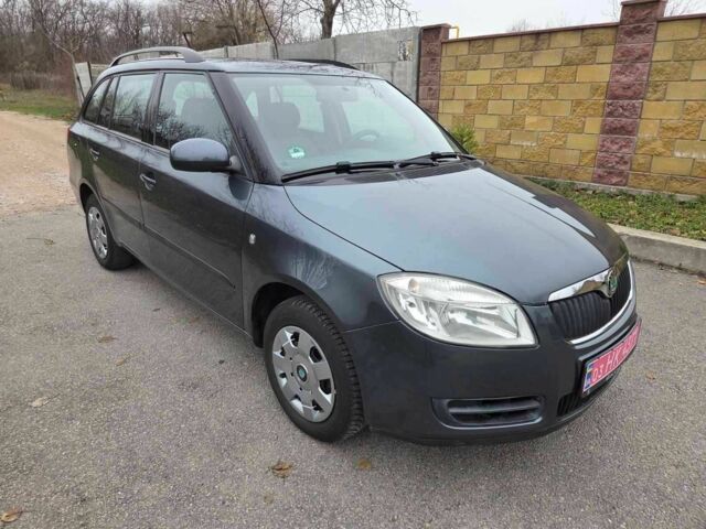 Серый Шкода Фабия, объемом двигателя 1.4 л и пробегом 174 тыс. км за 6550 $, фото 1 на Automoto.ua