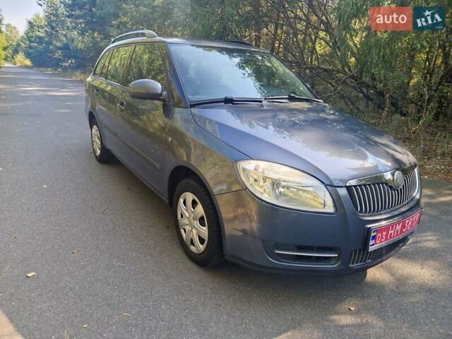 Сірий Шкода Фабія, об'ємом двигуна 1.2 л та пробігом 180 тис. км за 5400 $, фото 1 на Automoto.ua