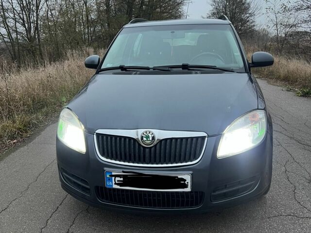 Сірий Шкода Фабія, об'ємом двигуна 0 л та пробігом 221 тис. км за 5200 $, фото 1 на Automoto.ua