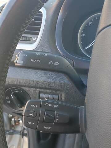 Сірий Шкода Фабія, об'ємом двигуна 1.42 л та пробігом 301 тис. км за 4750 $, фото 1 на Automoto.ua